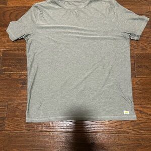 Vuori Men's Gray T-Shirt